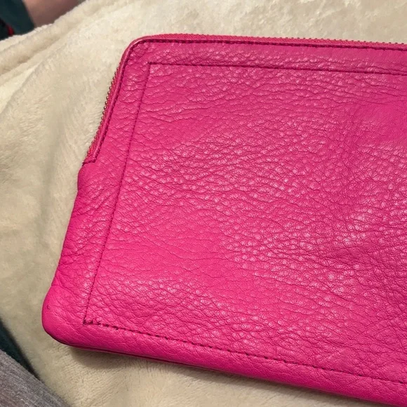 GAP Fuchsia Leather Pouch Wallet Wristlet - Picture 4 of 10